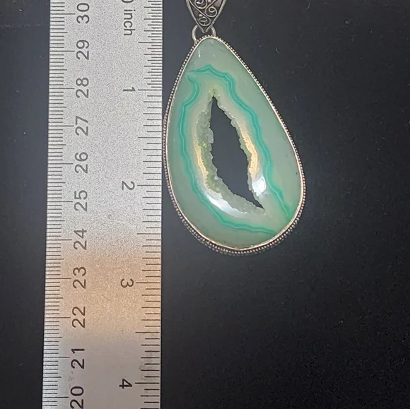 Druzy Pendant - Picture 4 of 4